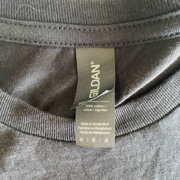 NEW-Gildan Men's Size M Guitar Lake Reflections  Acoustic Guitar Black T-Shirt - Picture 7 of 9